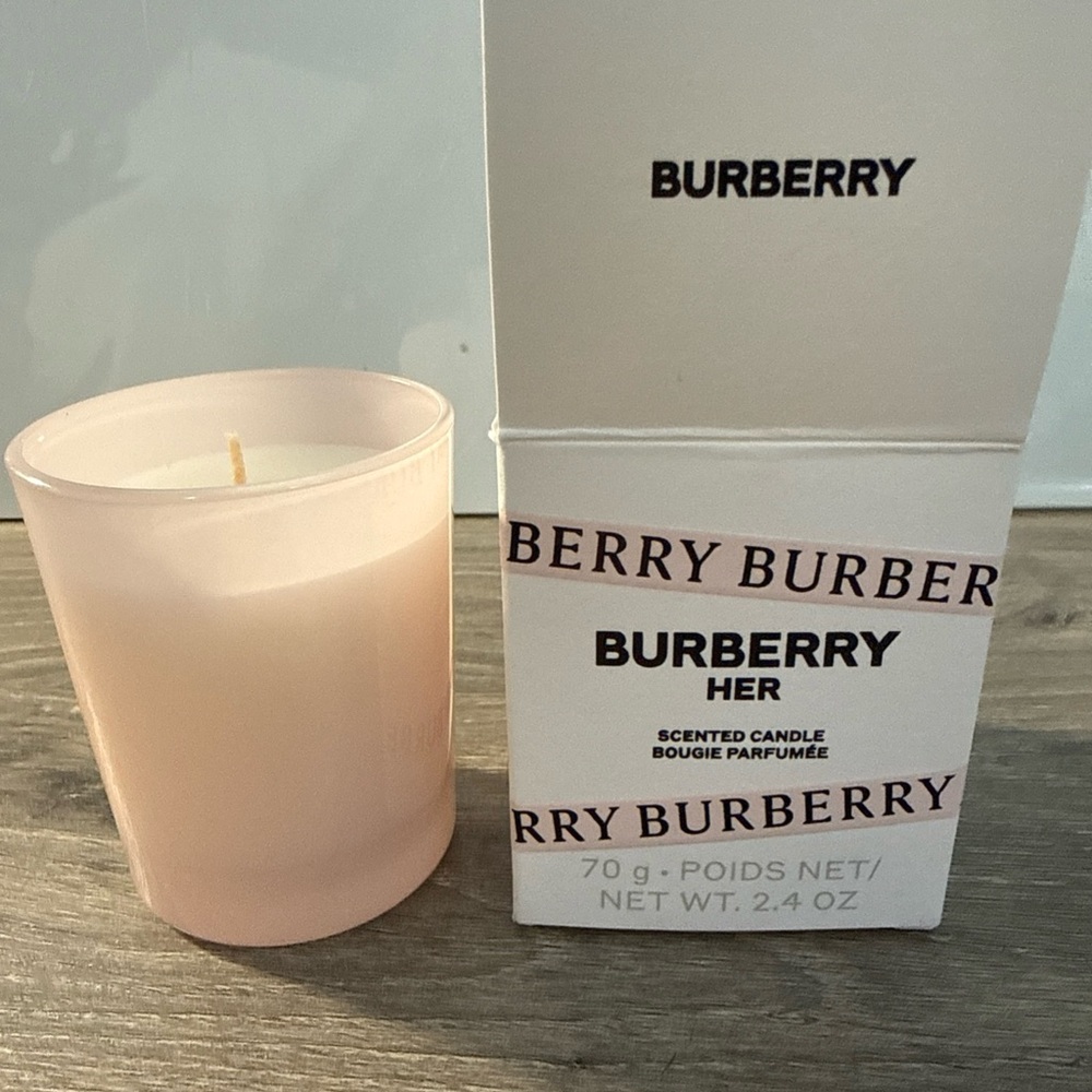 Burberry Her Pink Scented Candle